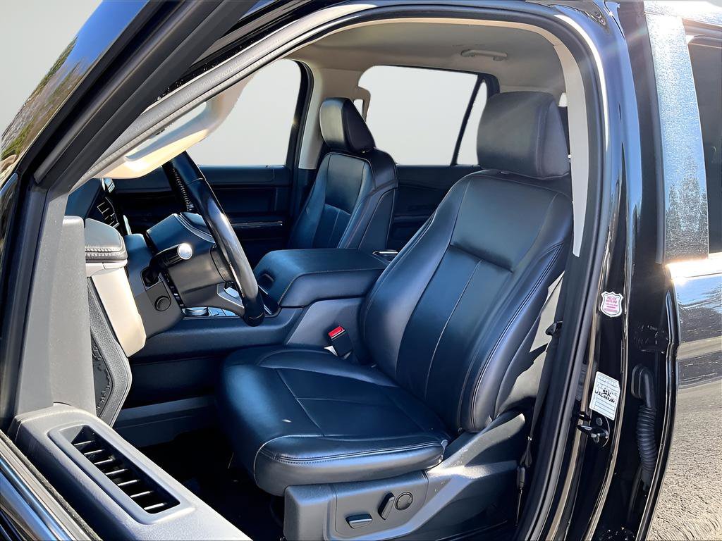 Used 2023 Ford Expedition Max XLT image 24