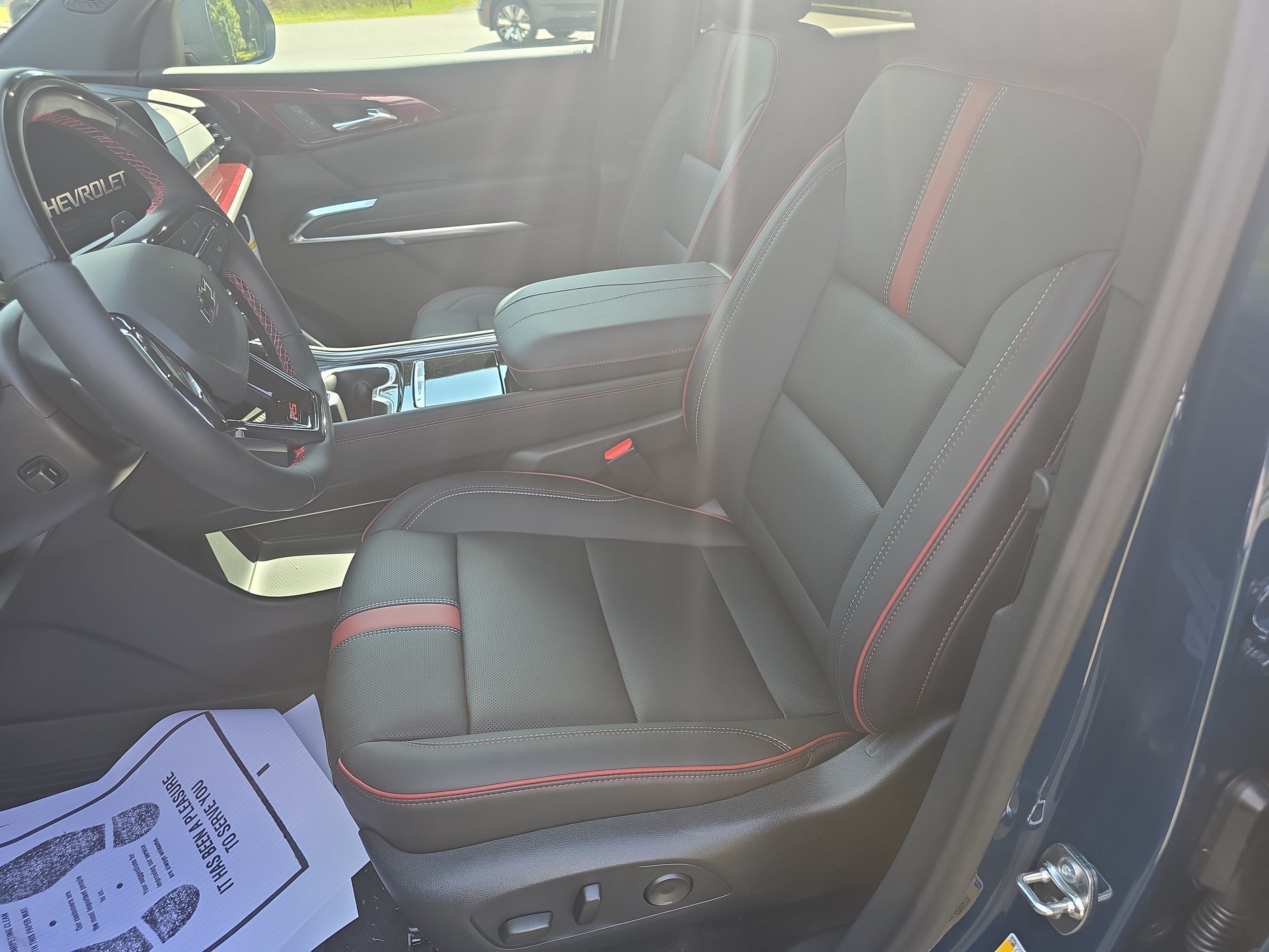 New 2027 Chevrolet Traverse RS w/ LPO, Floor Liner Package AWD/4WD image 12