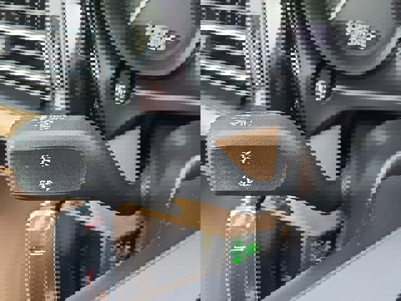 Used 2024 Porsche Macan image 20