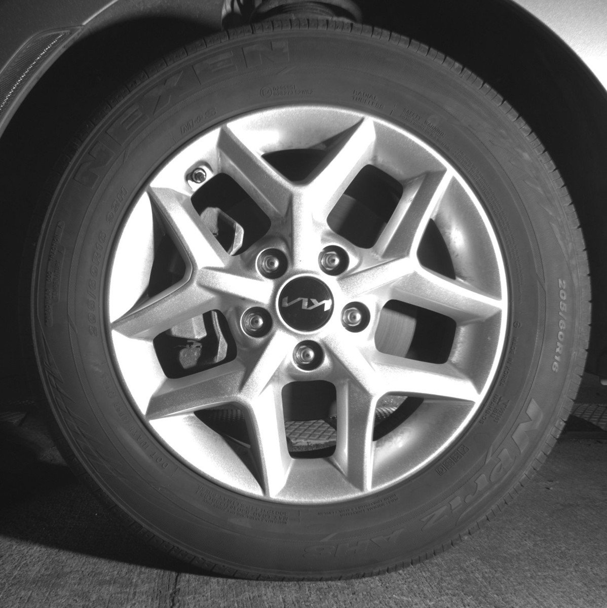 Used 2025 Kia Soul LX w/ LX Technology Package FWD image 12