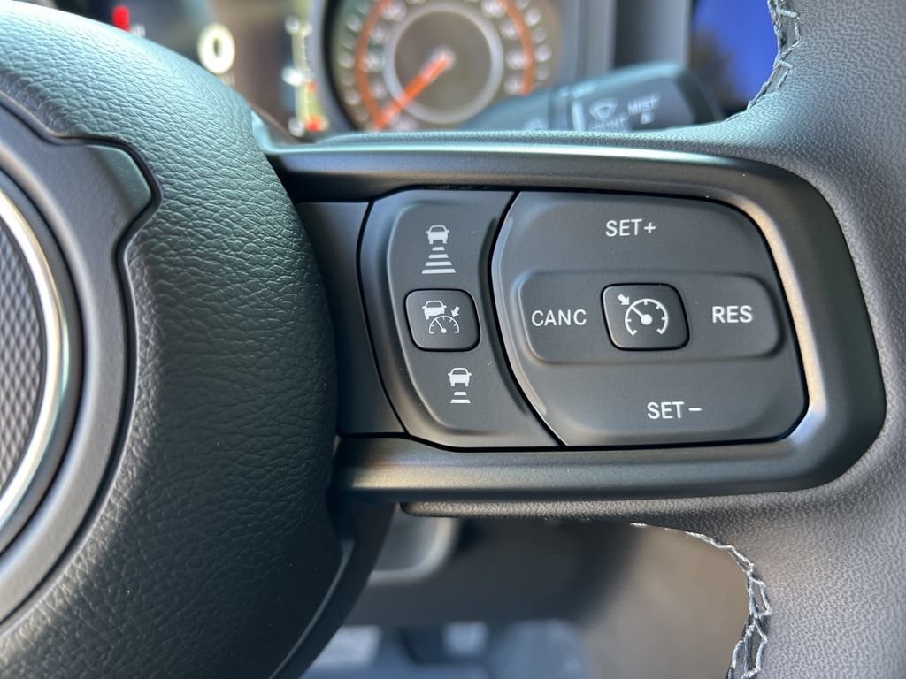 New 2026 Jeep Gladiator Sport AWD/4WD image 13