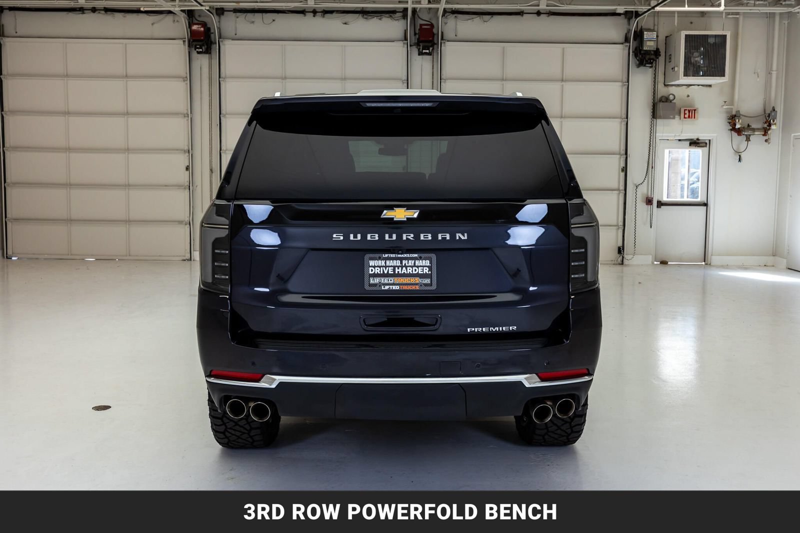 Used 2025 Chevrolet Suburban Premier AWD/4WD image 8