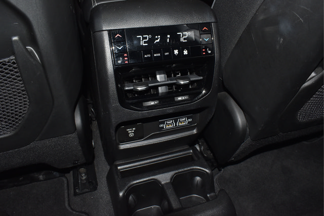 Used 2022 Jeep Grand Cherokee L Overland w/ Luxury Tech Group IV AWD/4WD image 21