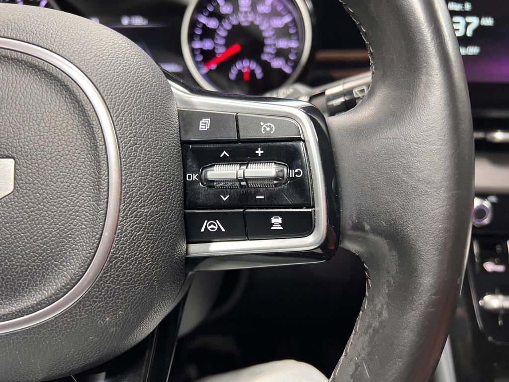 Used 2022 Kia Carnival SX w/ Paint Protection Package image 11