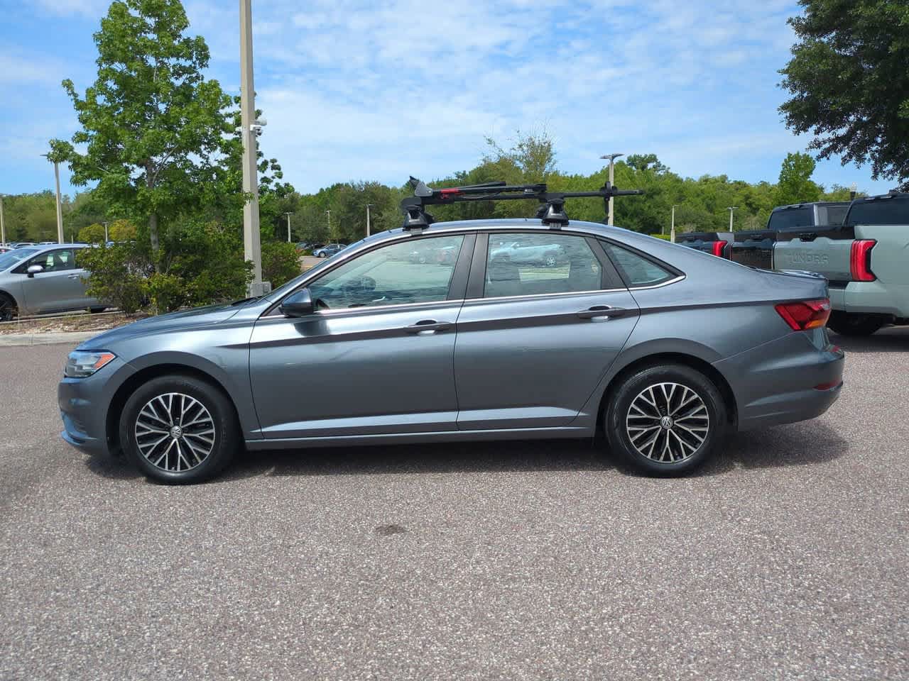 Used 2019 Volkswagen Jetta SE FWD image 3