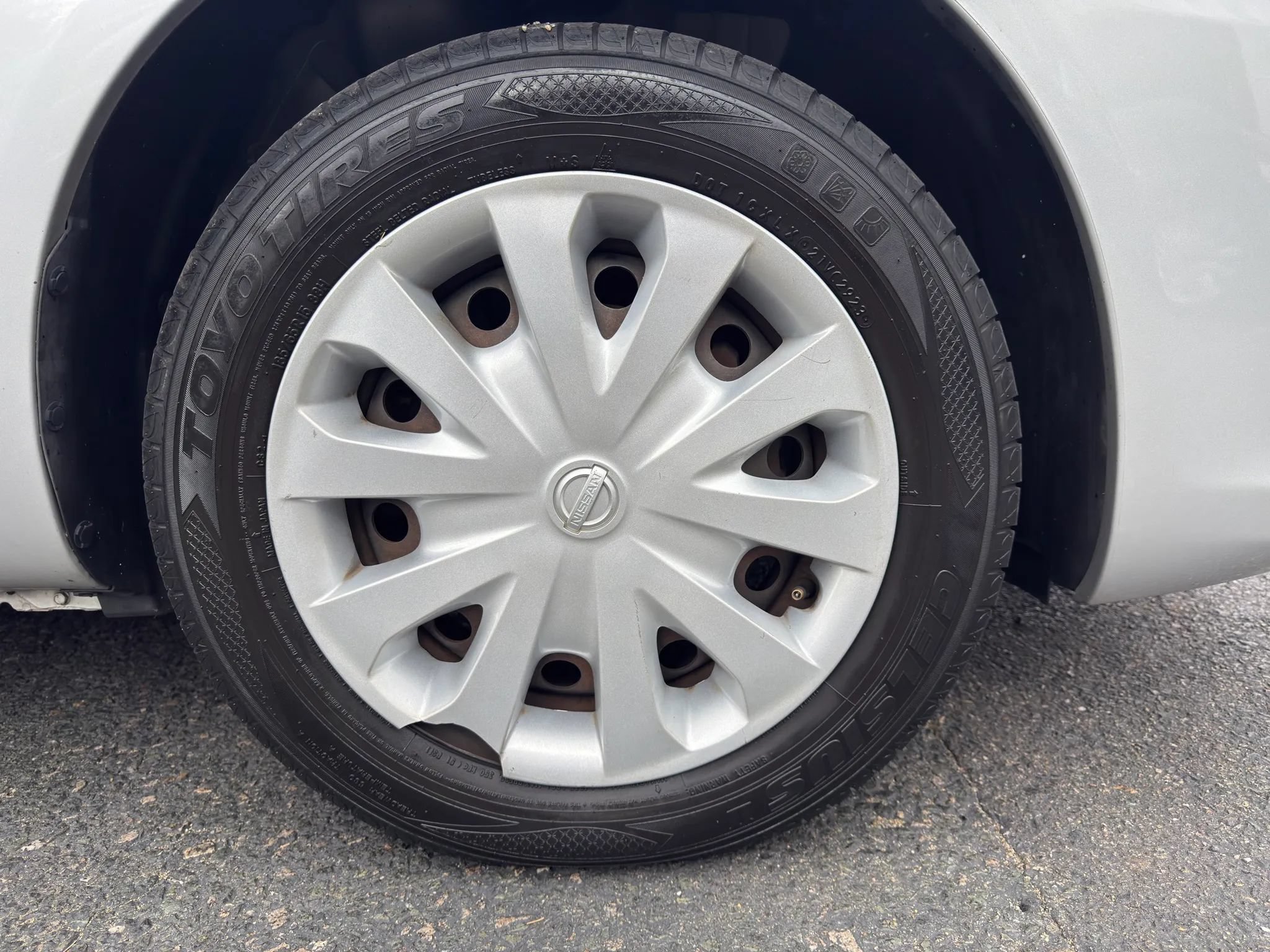Used 2019 Nissan Versa SV FWD image 9