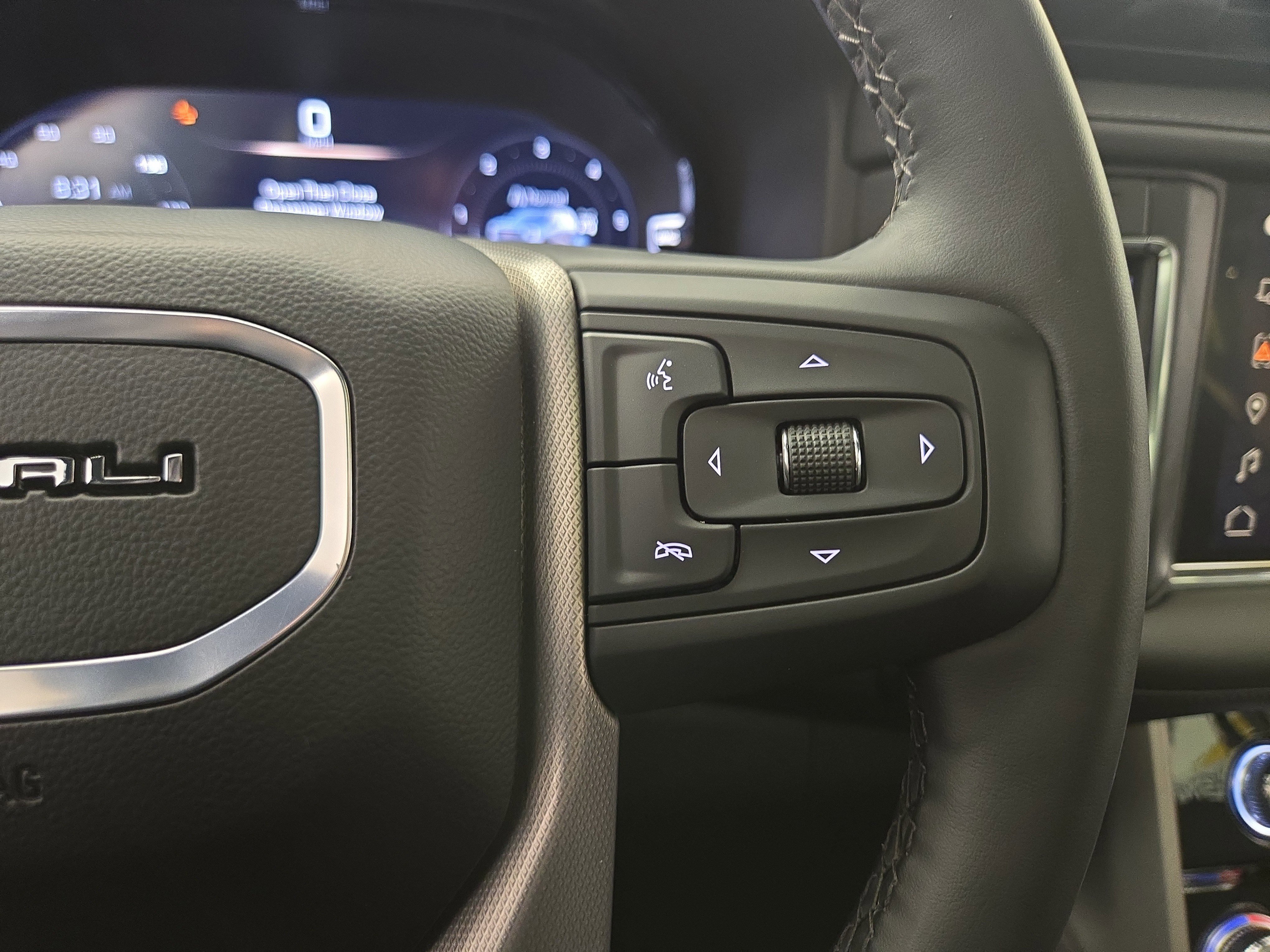 Used 2024 GMC Yukon Denali image 17