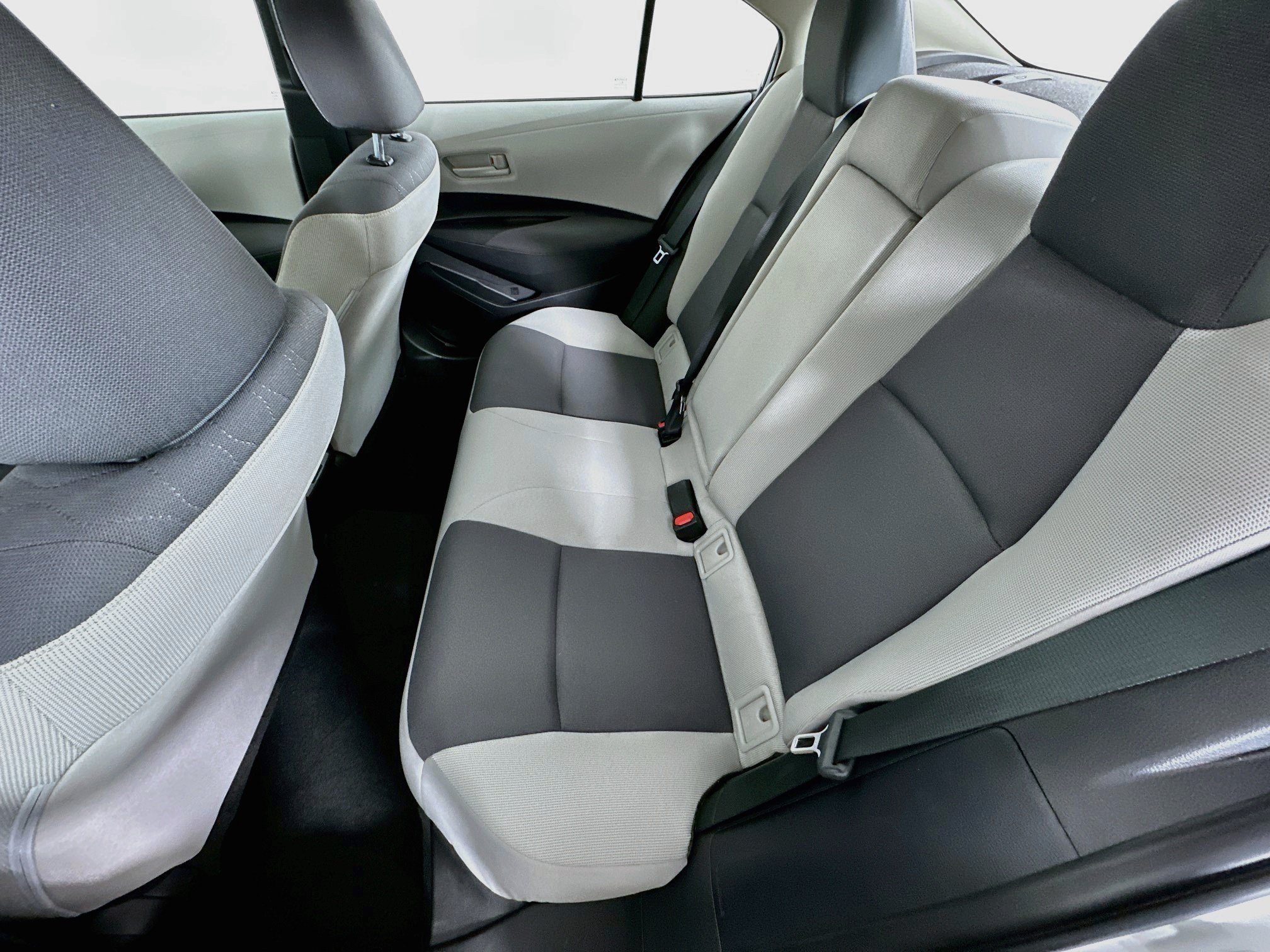 Used 2025 Toyota Corolla LE FWD image 26
