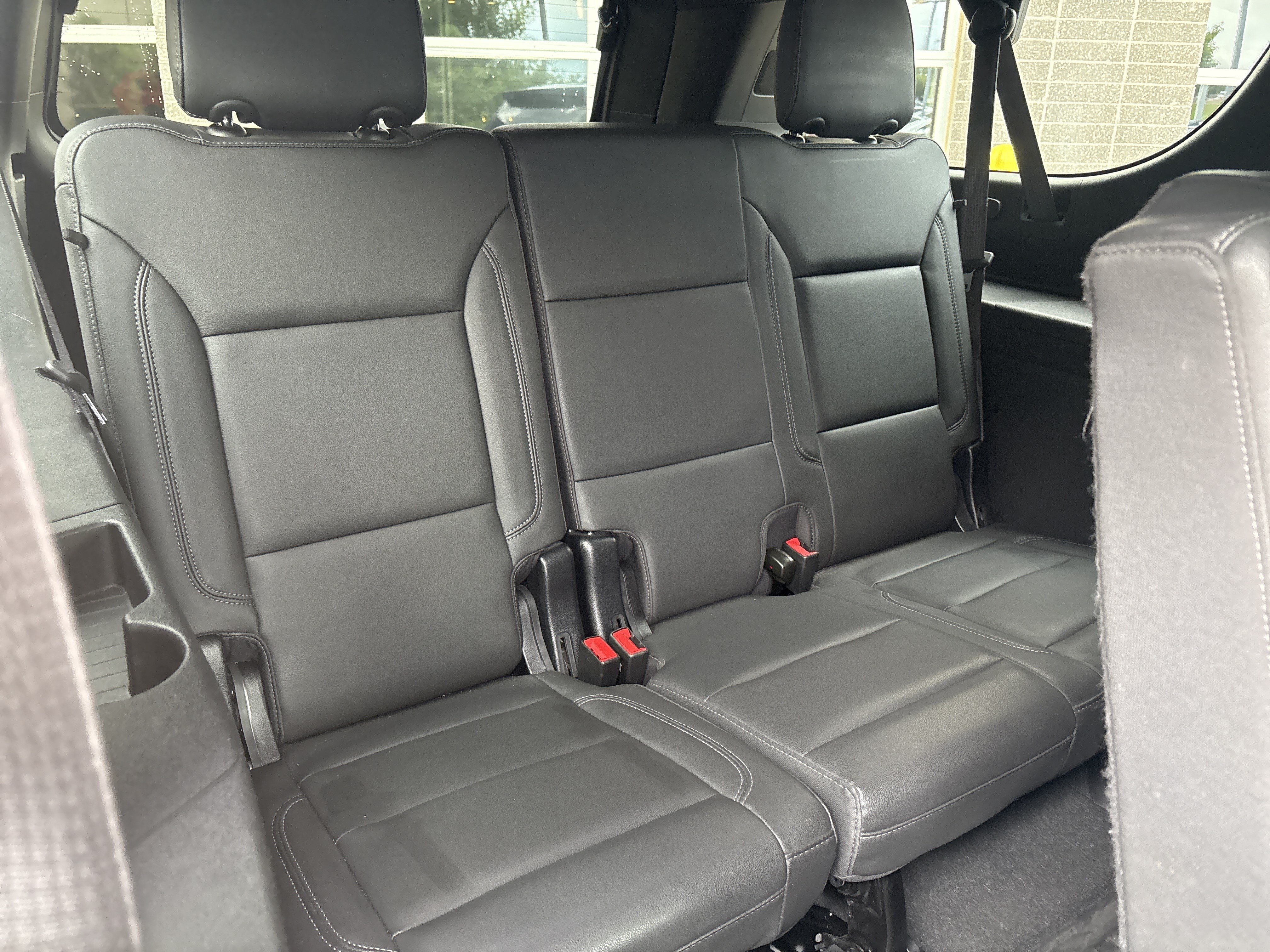 Used 2023 Chevrolet Suburban Z71 w/ Luxury Package AWD/4WD image 31
