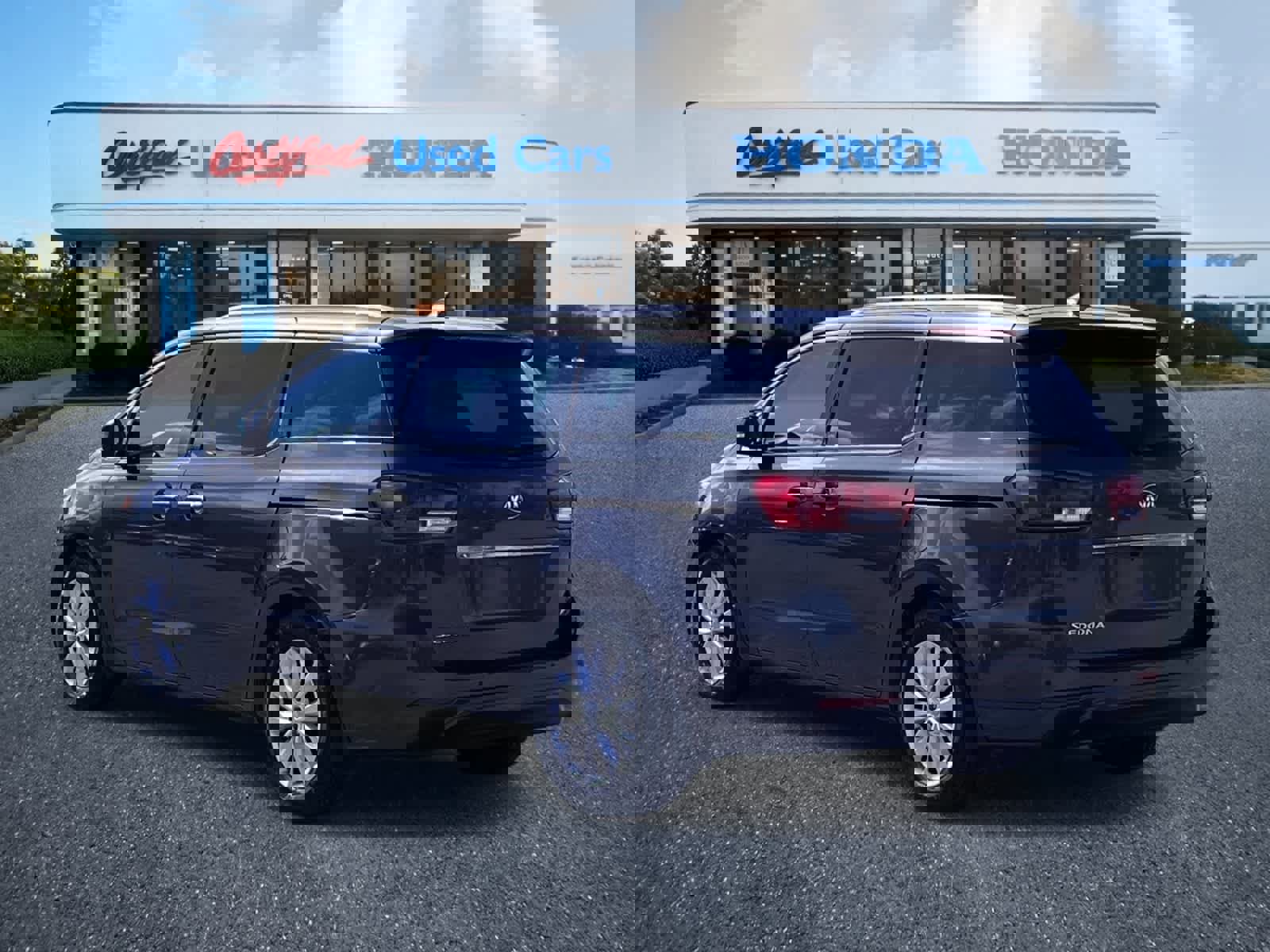 Used 2016 Kia Sedona EX image 3