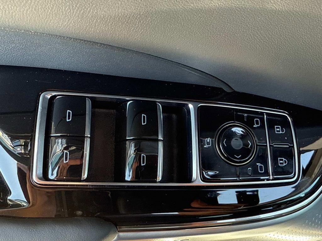 New 2026 Cadillac Lyriq V image 17