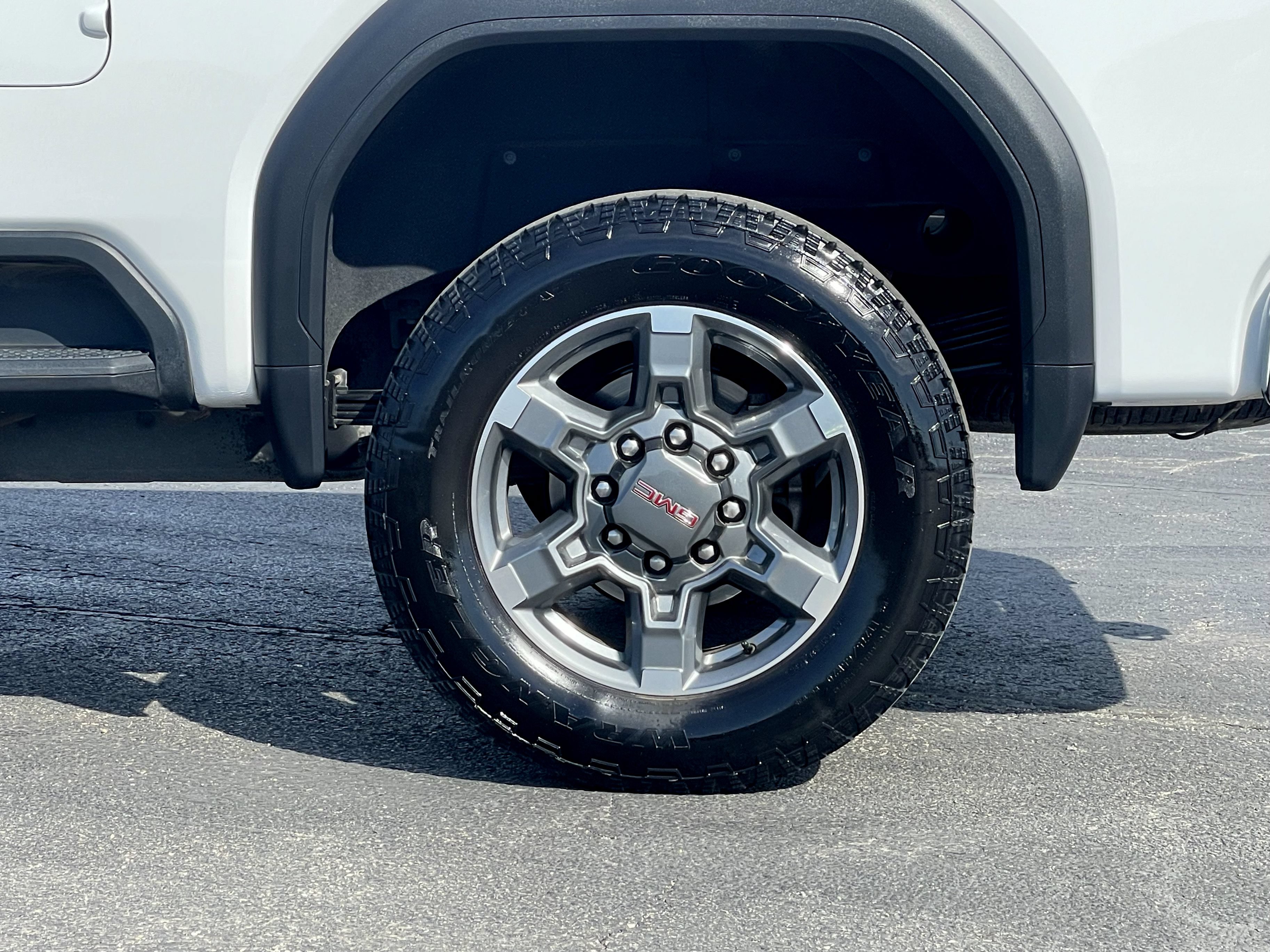 Certified 2025 GMC Sierra 2500 SLT AWD/4WD image 10