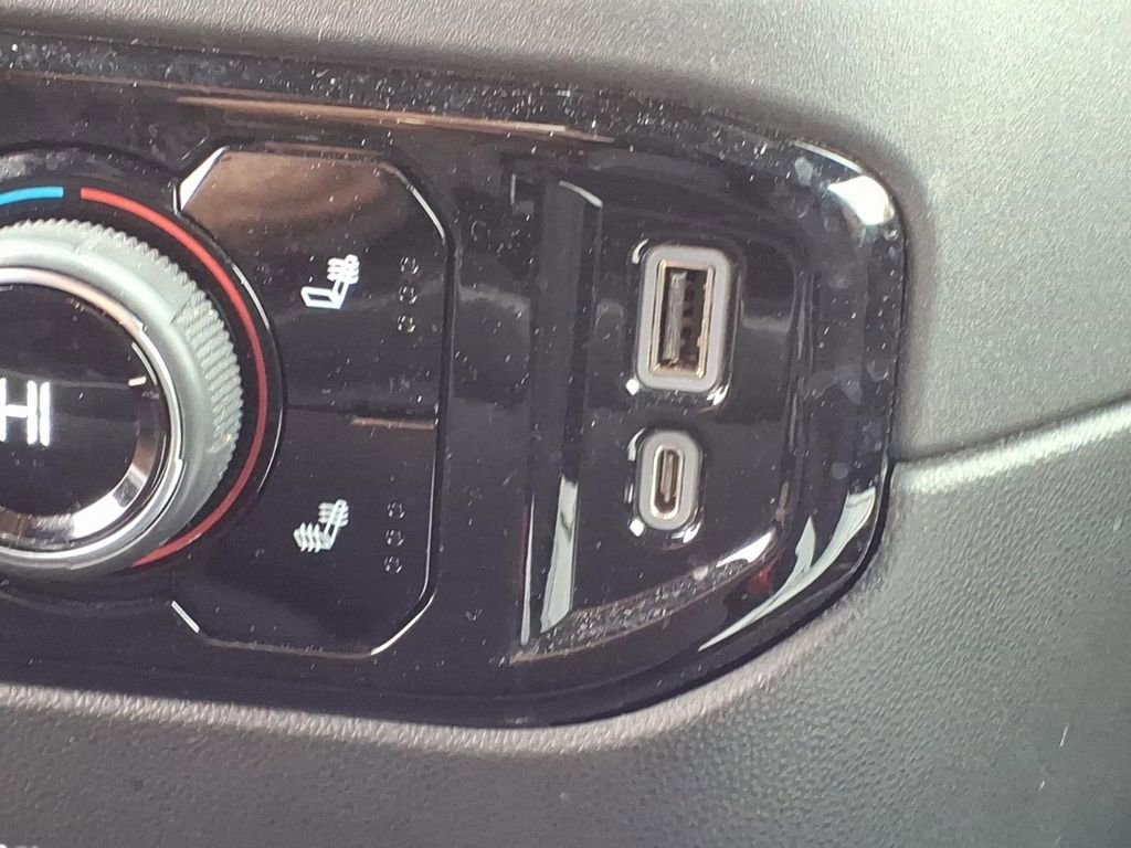 Used 2023 Chevrolet Silverado 1500 LT image 26