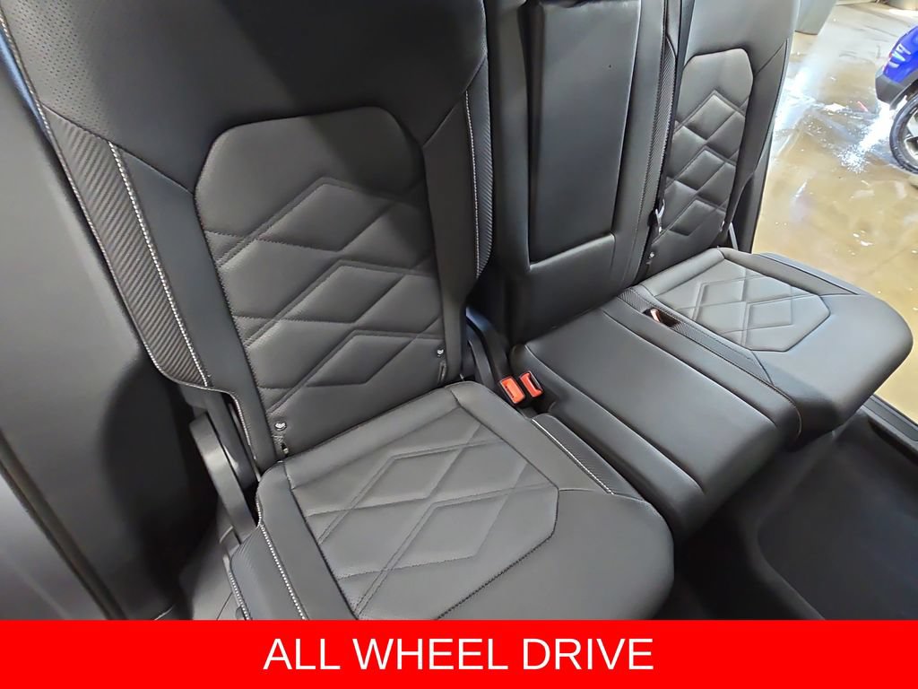 Used 2025 Volkswagen Atlas Cross Sport SE AWD/4WD image 11