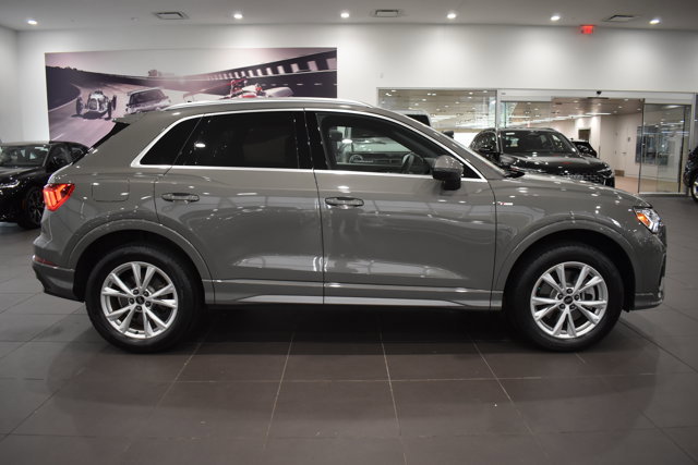 Used 2025 Audi Q3 2.0T Premium w/ Convenience Package AWD/4WD image 11