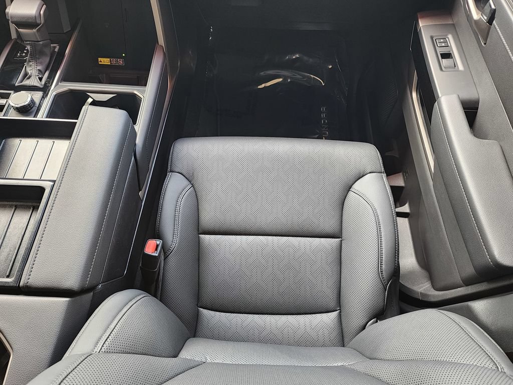 Used 2025 Toyota Tundra Limited AWD/4WD image 12