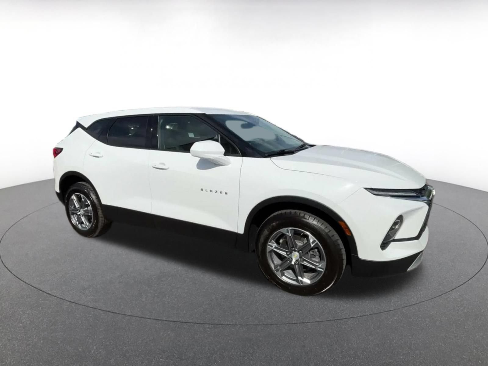 Used 2023 Chevrolet Blazer LT FWD video 2