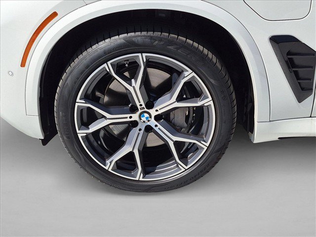 Certified 2026 BMW X5 xDrive50e w/ M Sport Package AWD/4WD image 24