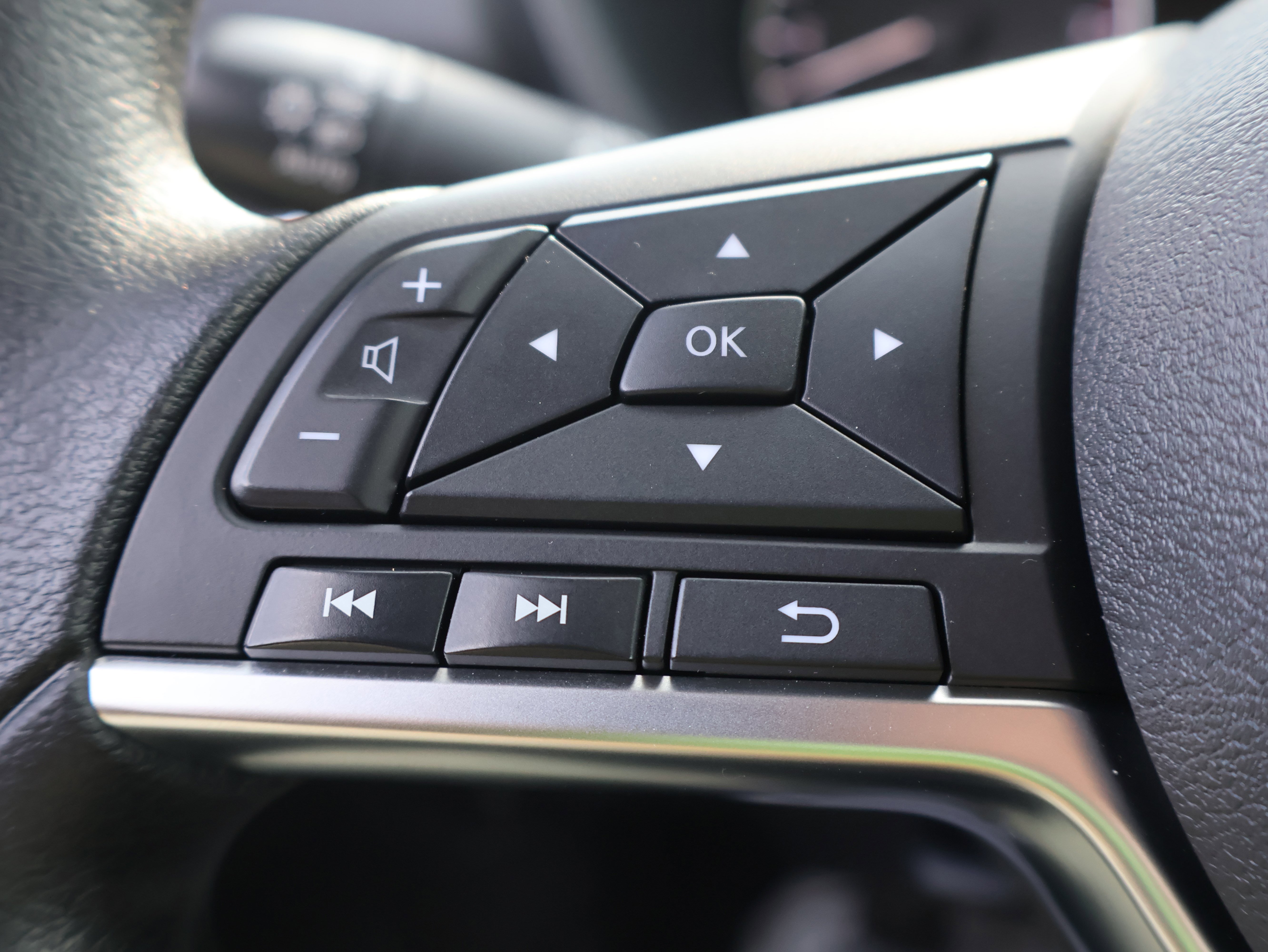 Used 2024 Nissan Sentra SV w/ Lighting Package image 30
