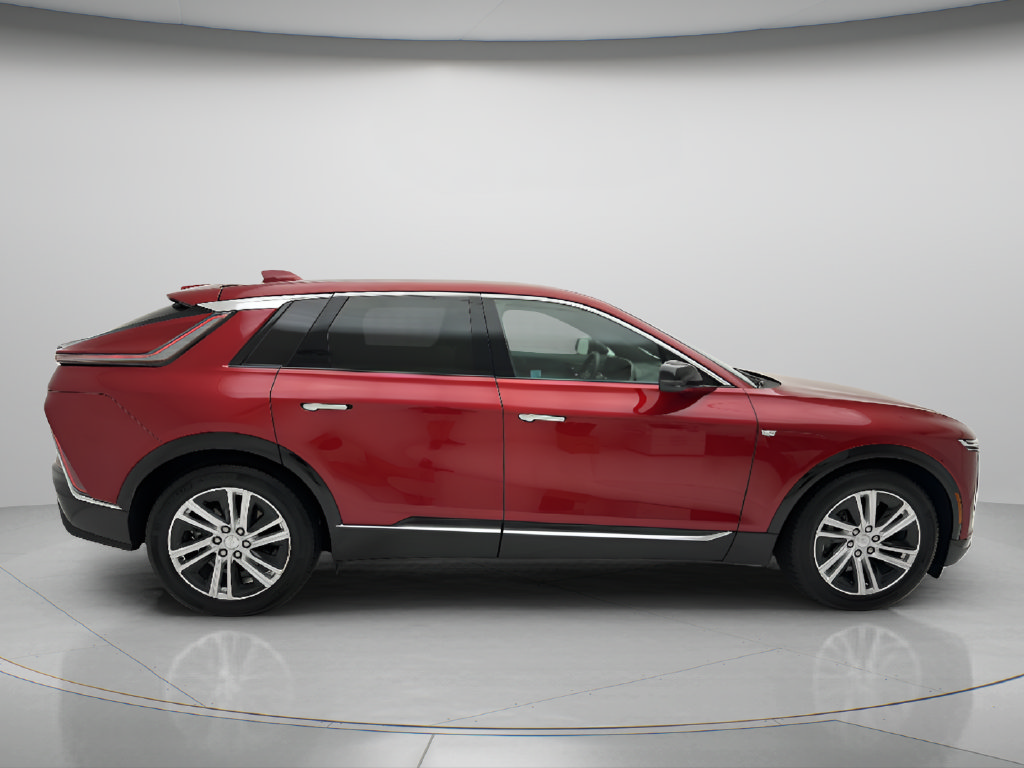 Used 2024 Cadillac Lyriq Tech AWD/4WD image 6