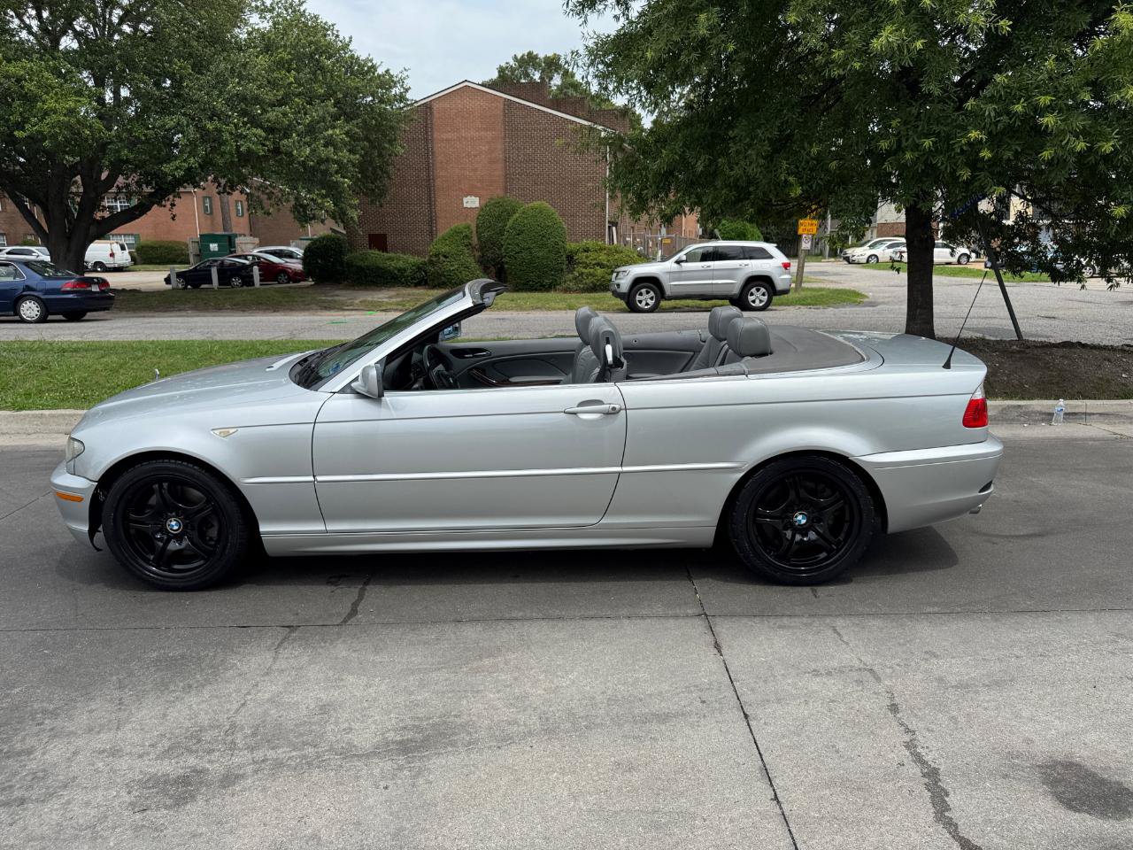 Used 2006 BMW 330Ci Convertible RWD image 3