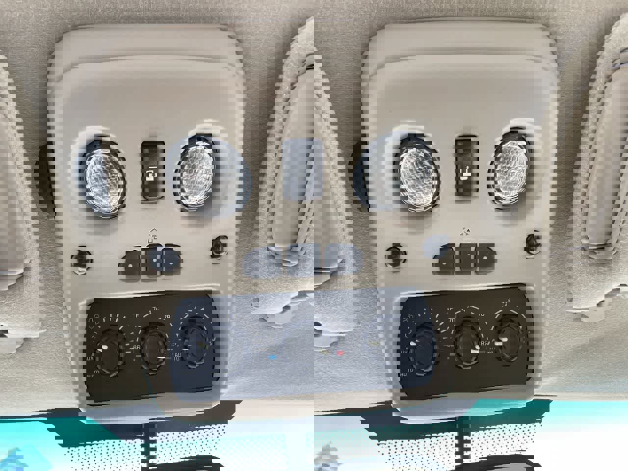 Used 2005 Chevrolet Suburban LT w/ Preferred Equipment Group image 30