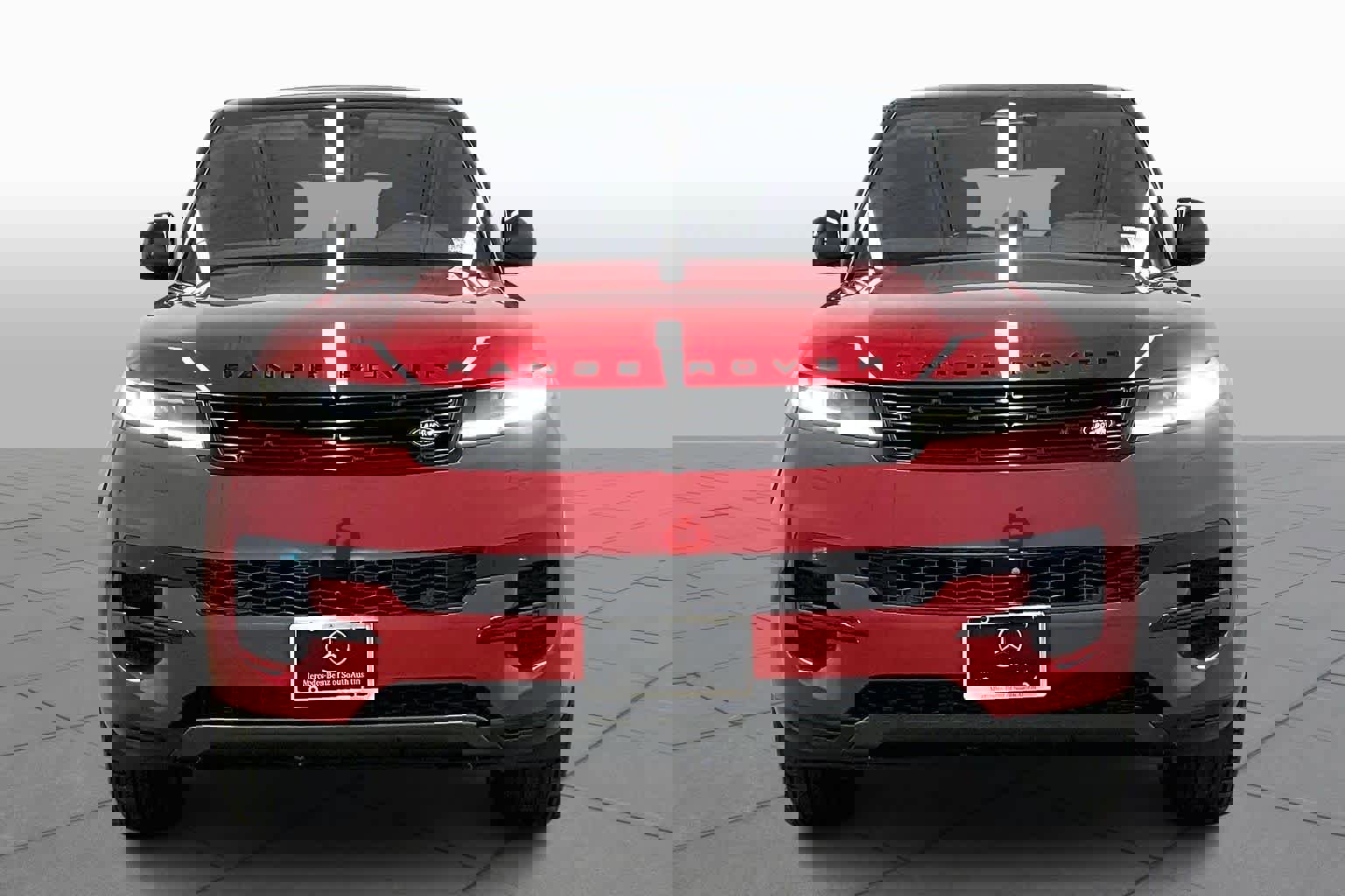 Used 2023 Land Rover Range Rover Sport SE image 4