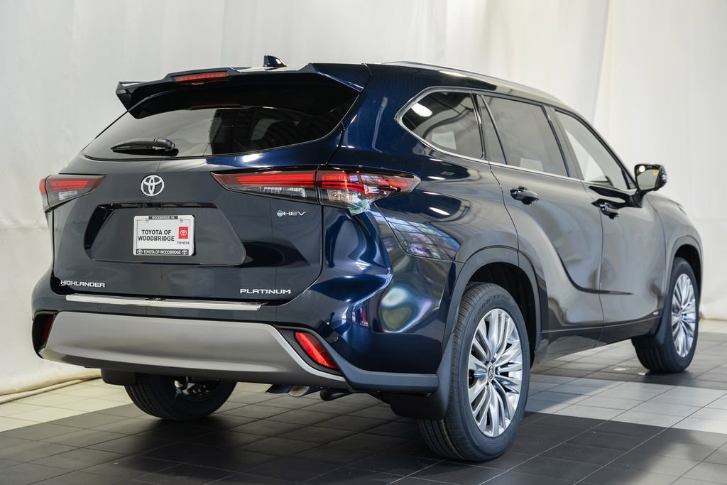 New 2026 Toyota Highlander Platinum image 4