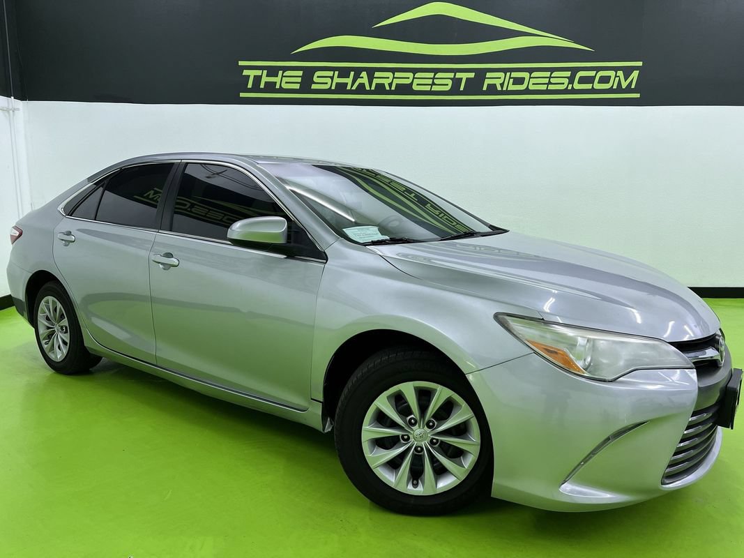 Used 2017 Toyota Camry LE FWD image 1