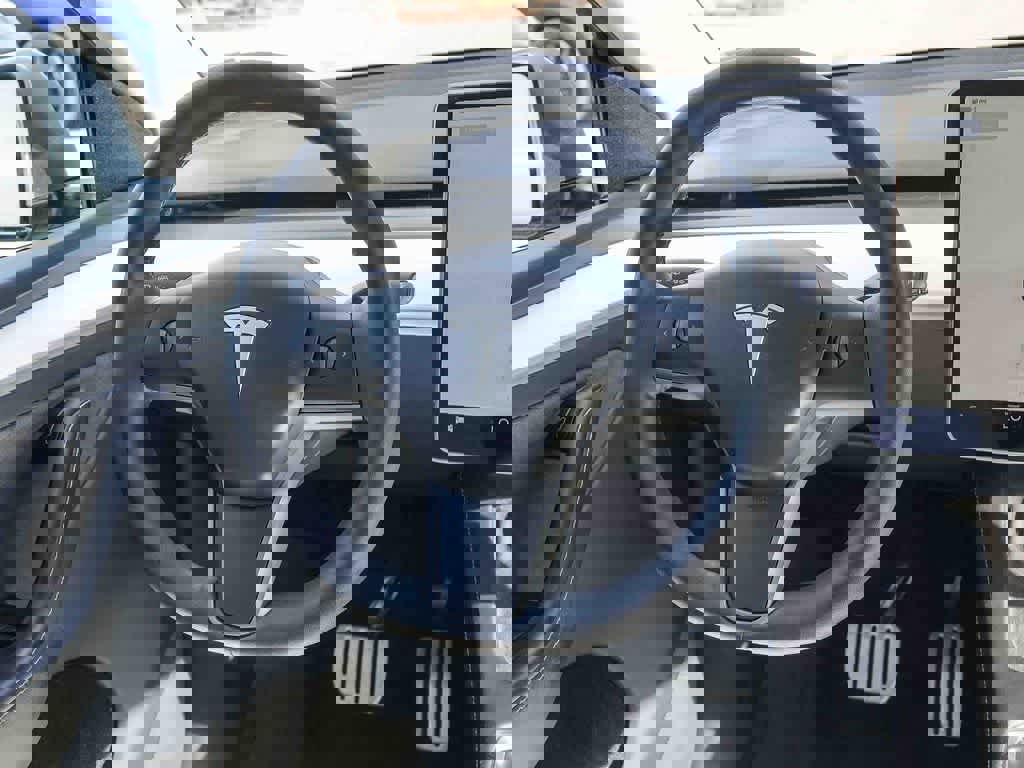 Used 2024 Tesla Model Y Performance image 13