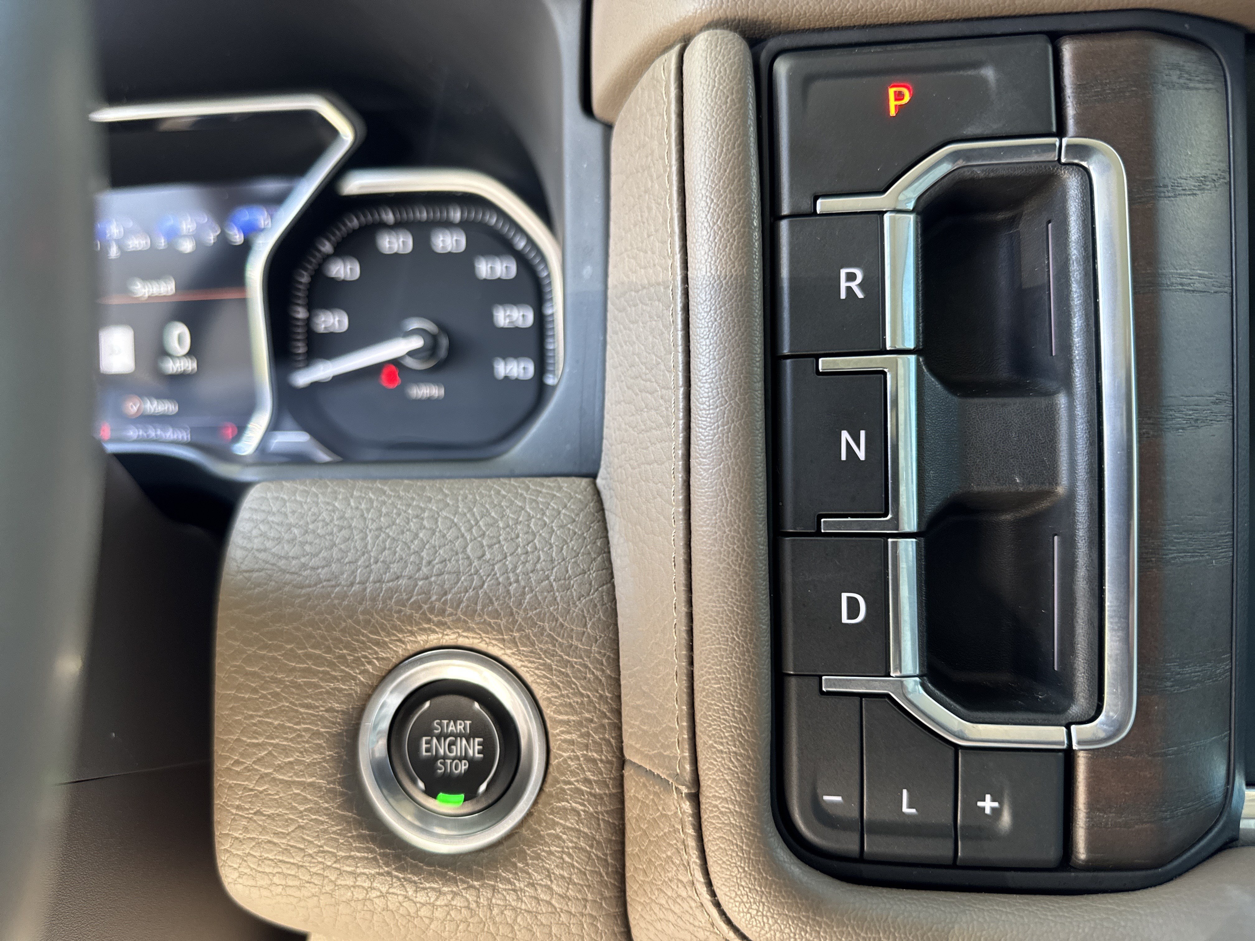 Used 2021 GMC Yukon Denali w/ Denali Premium Package AWD/4WD image 27