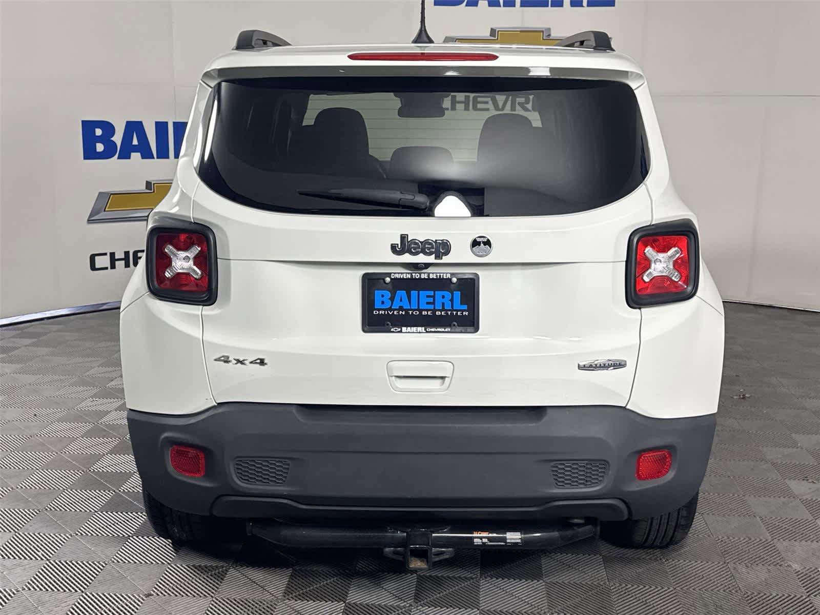 Used 2020 Jeep Renegade Latitude w/ Cold Weather Group image 4
