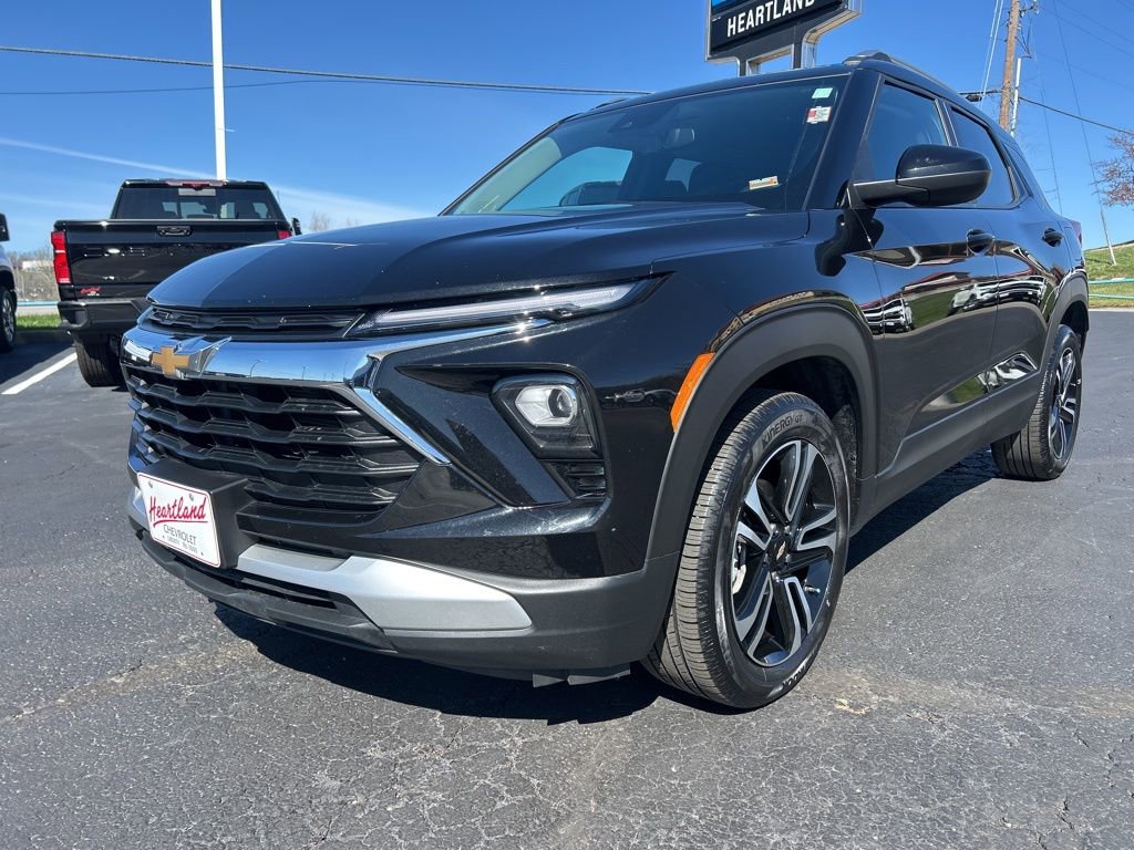 Used 2024 Chevrolet TrailBlazer LT w/ LT Cold Weather Package image 1