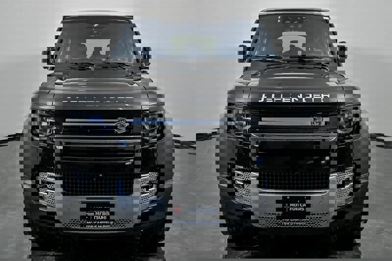 Used 2021 Land Rover Defender 110 image 4