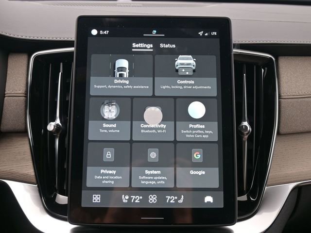 New 2026 Volvo XC90 B5 Plus w/ Protection Package Premier image 16