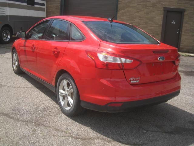 Used 2014 Ford Focus SE w/ SE Winter Package image 7