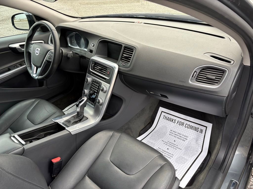 Used 2017 Volvo V60 T5 Cross Country w/ Convenience Package image 17