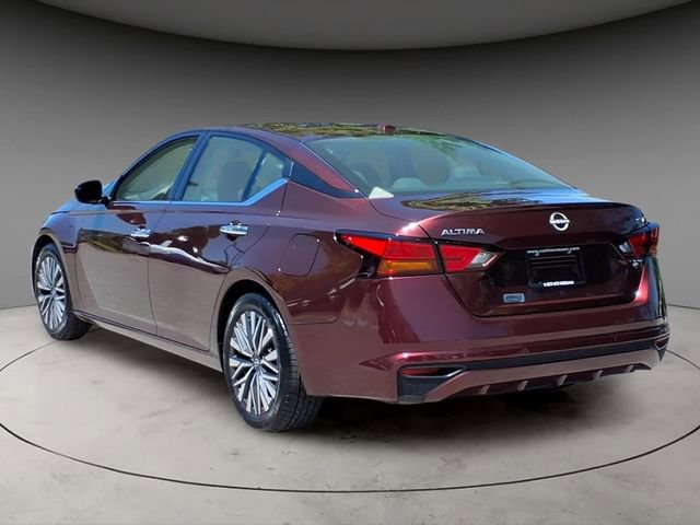 Certified 2024 Nissan Altima 2.5 SV FWD image 3