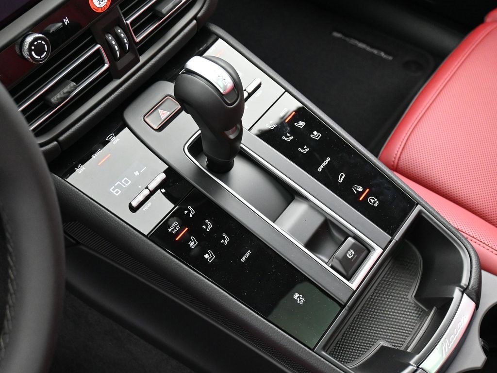 New 2026 Porsche Macan image 21