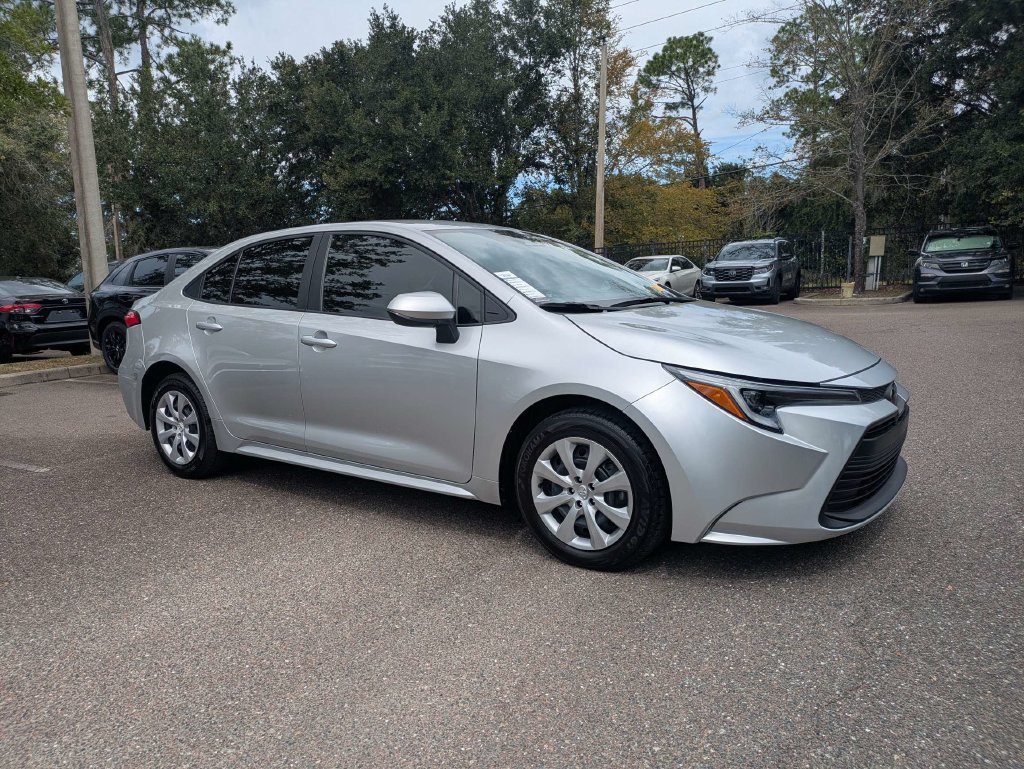 Used 2026 Toyota Corolla LE FWD image 1
