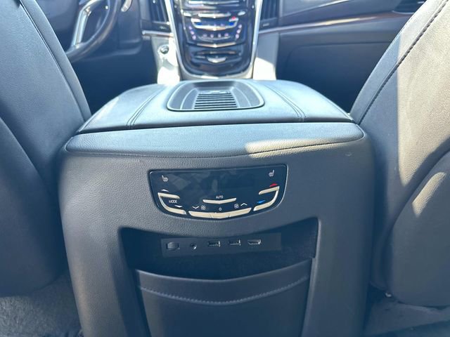 Used 2020 Cadillac Escalade Luxury AWD/4WD image 15