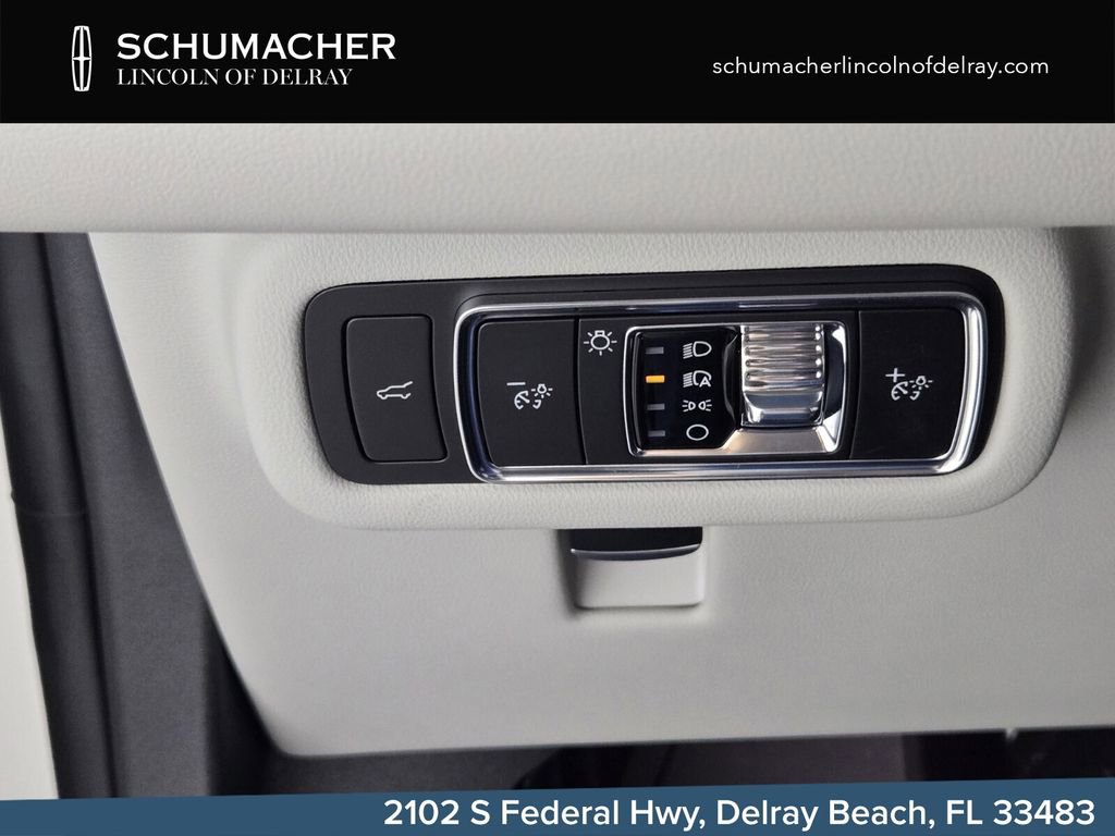 New 2026 Lincoln Nautilus Premier AWD/4WD image 18