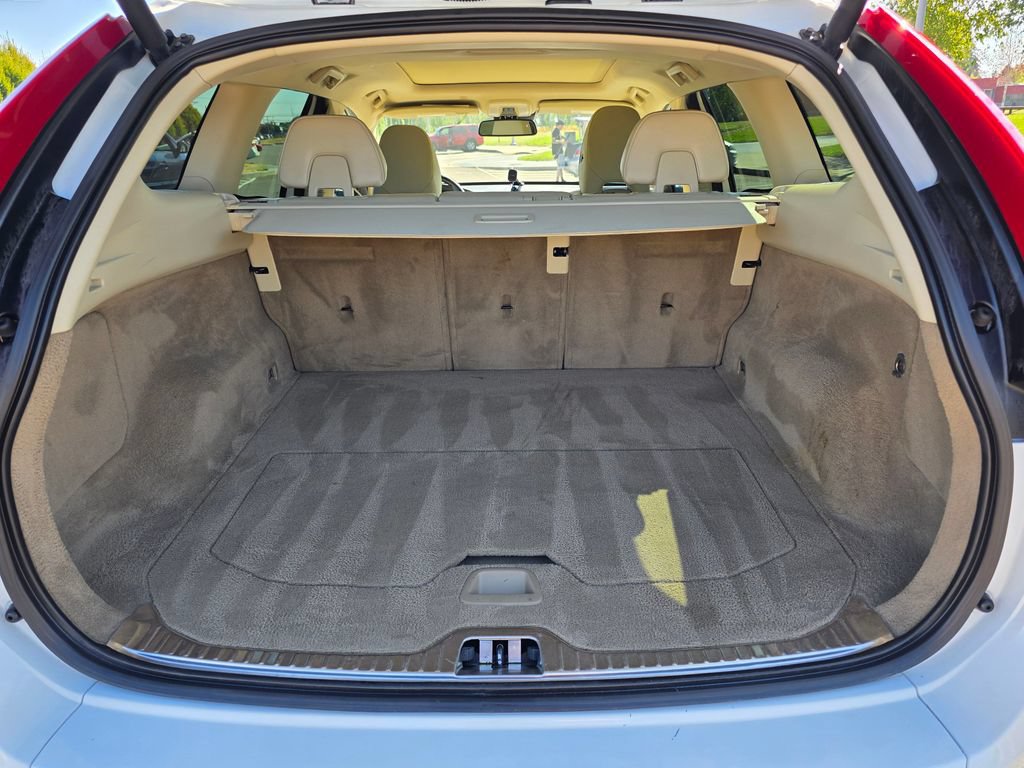 Used 2014 Volvo XC60 T6 AWD/4WD image 16