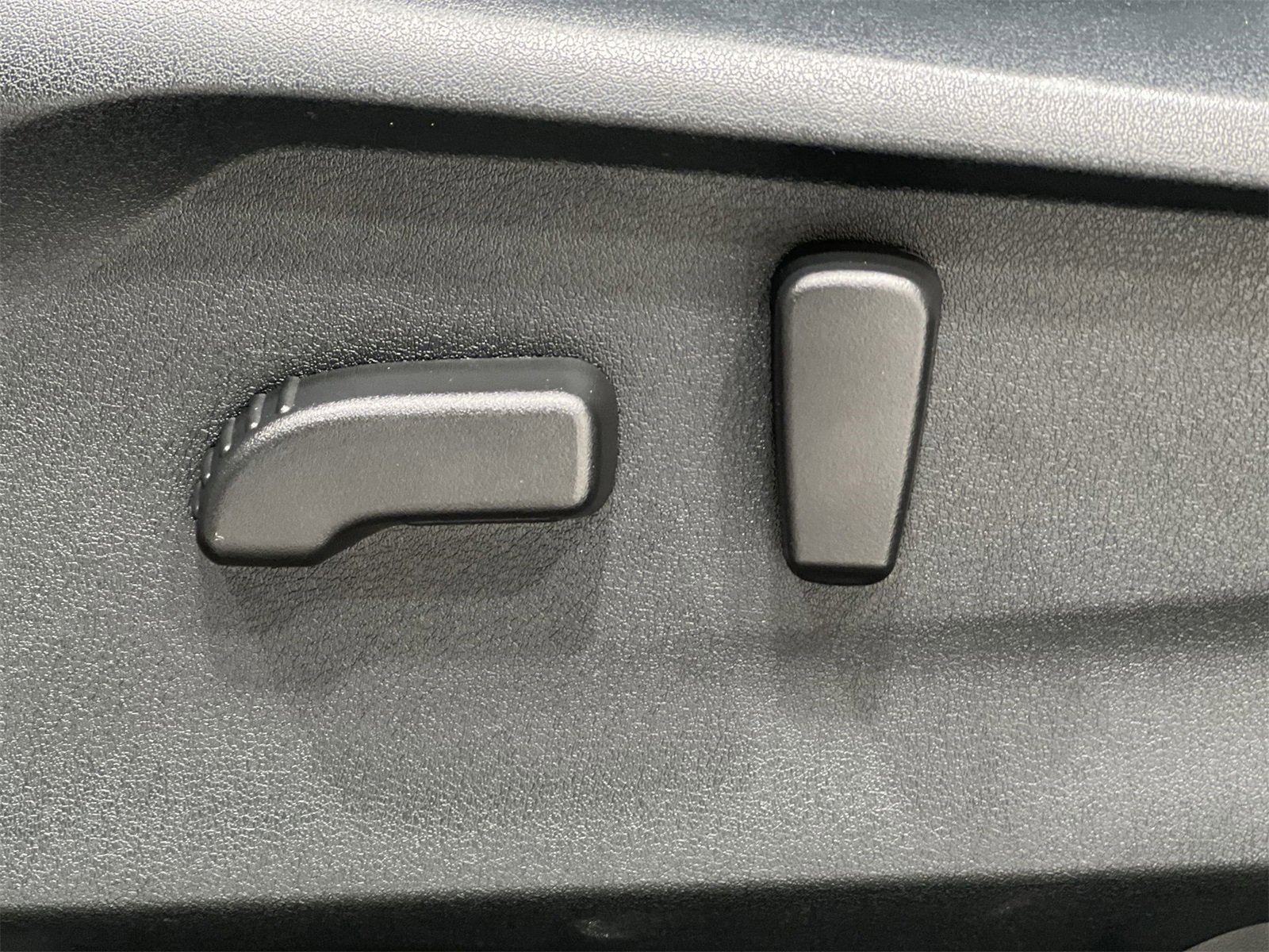 Certified 2024 Subaru Ascent Premium w/ Convenience Package image 12