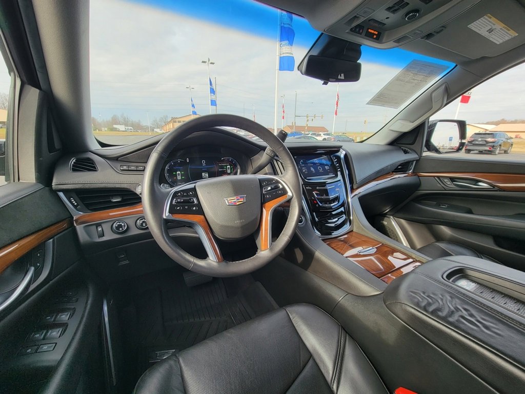 Used 2017 Cadillac Escalade Premium Luxury image 31