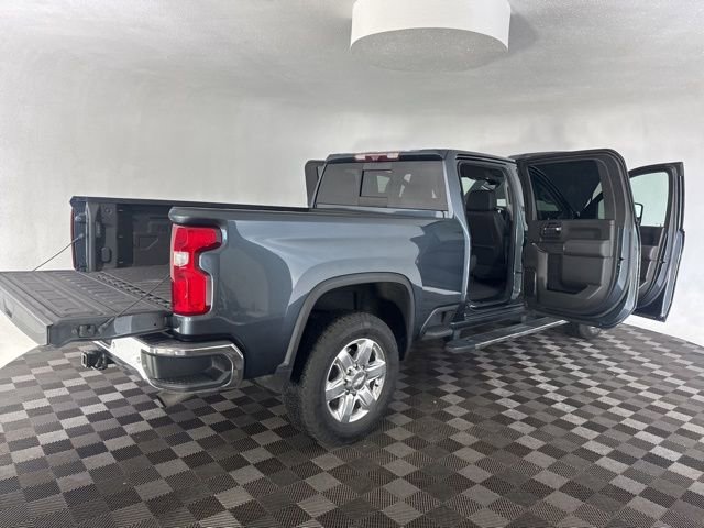 Used 2020 Chevrolet Silverado 2500 LTZ w/ LTZ Premium Package image 16