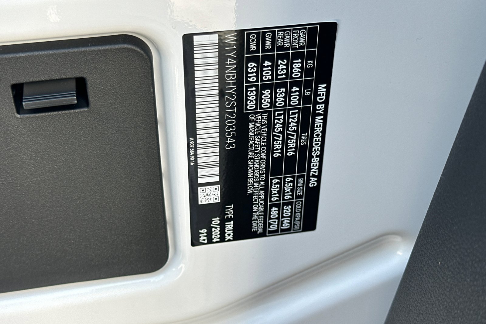 New 2025 Mercedes-Benz Sprinter 2500 image 28