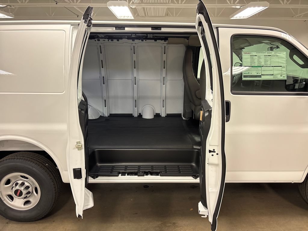 New 2026 GMC Savana 2500 w/ Driver Convenience Package RWD image 19