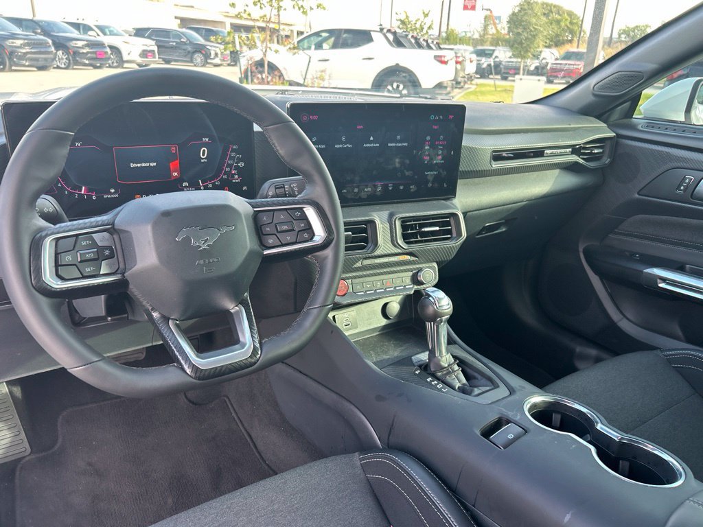 Used 2025 Ford Mustang Coupe RWD image 20