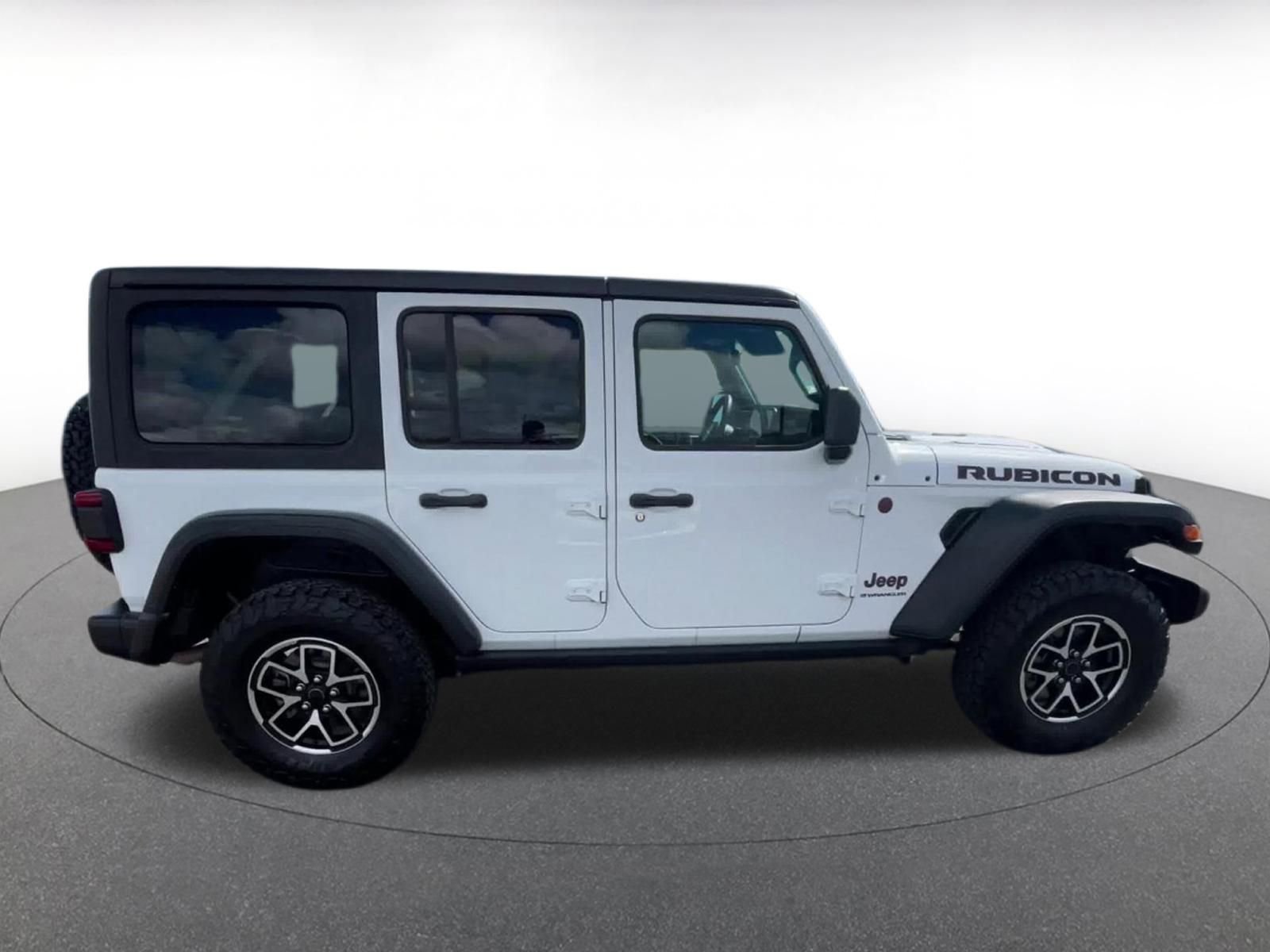 Used 2025 Jeep Wrangler Rubicon image 16